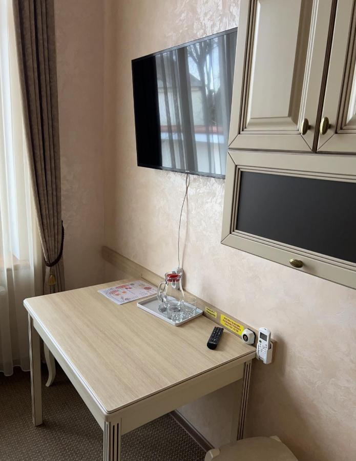 Гостиный Двор Надежда Hotell Khlibodarske Exteriör bild