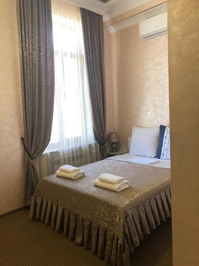 Гостиный Двор Надежда Hotell Khlibodarske Exteriör bild