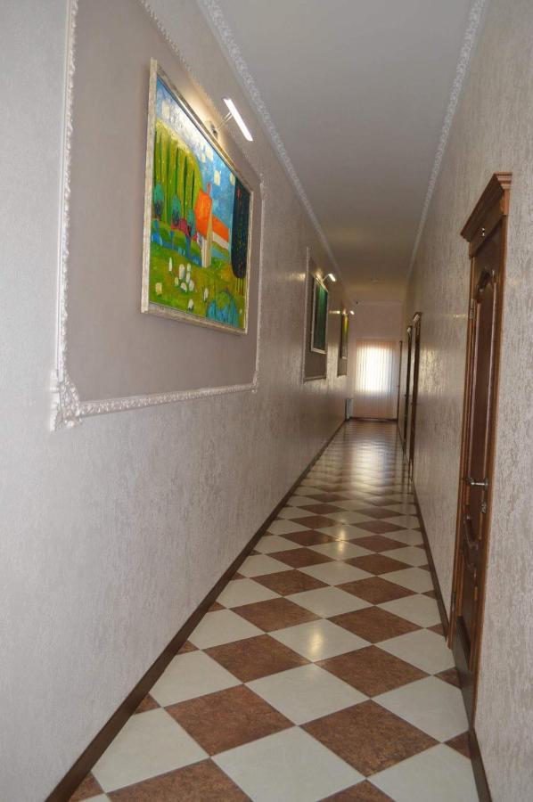 Гостиный Двор Надежда Hotell Khlibodarske Exteriör bild
