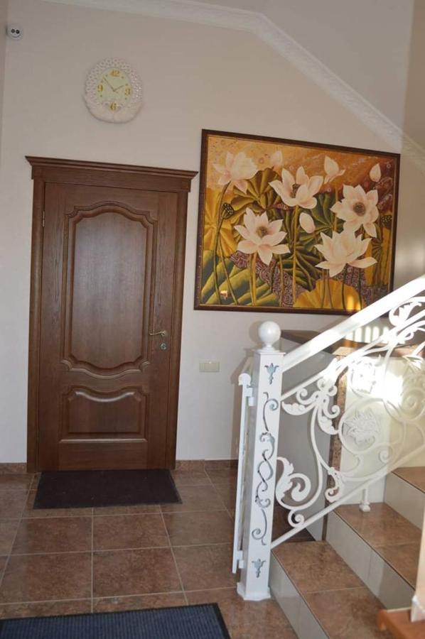 Гостиный Двор Надежда Hotell Khlibodarske Exteriör bild