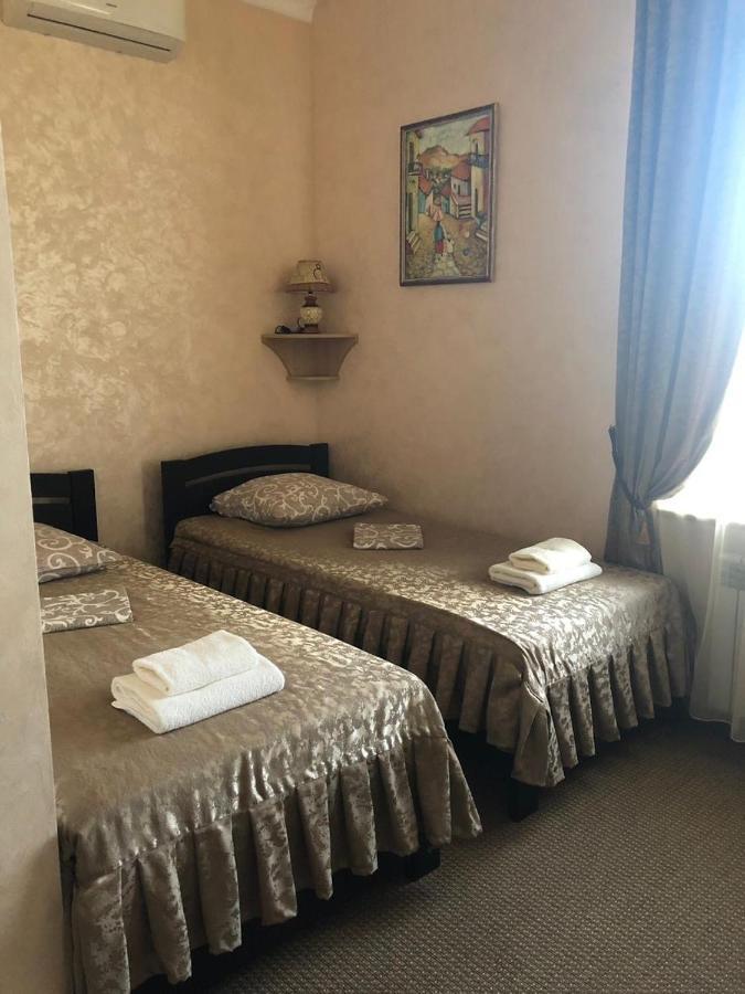 Гостиный Двор Надежда Hotell Khlibodarske Exteriör bild