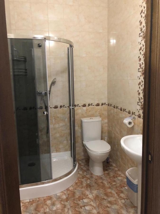 Гостиный Двор Надежда Hotell Khlibodarske Exteriör bild